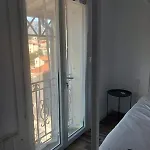 아파트 White And Cotton